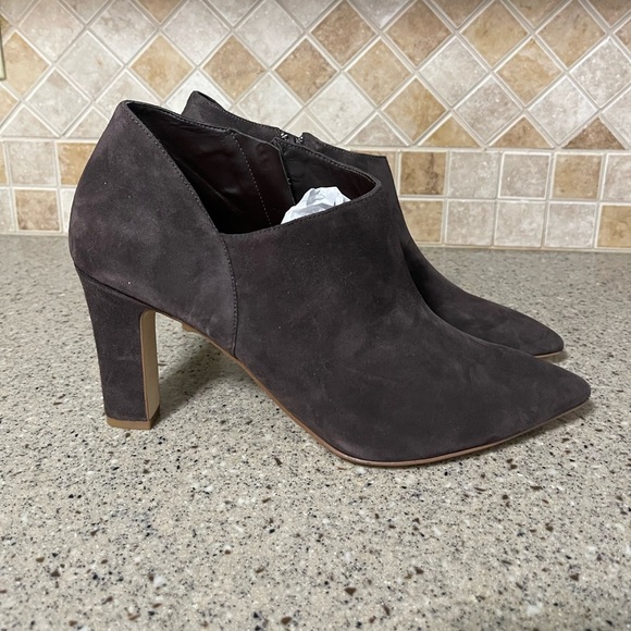 Cole Haan Vestry Pointed Toe Heeled Bootie in Dark Chocolate Suede Size 11B - Picture 3 of 8